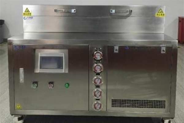 低温冷冻机用什么冷媒好？氨是常见选择！